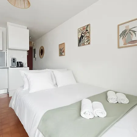 T2 Avec Balcon & Vue Port ,clim, Plages A Pied Apartment